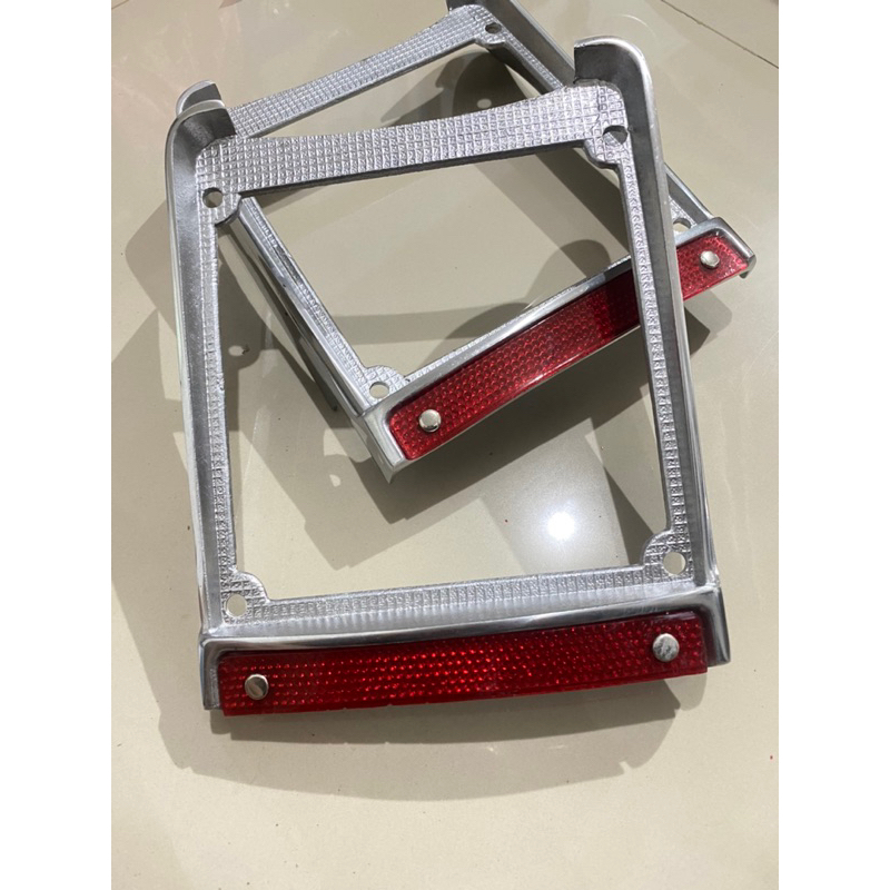 frame plat nomor vespa belakang
