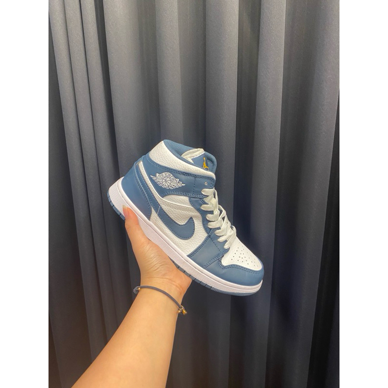 Sneakers AJ 1 Retro High 85 Georgetown 1985 Midnight Navy