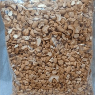 

kacang mede patahan belah 4 matang rasa asin gurih kemasan 500gram