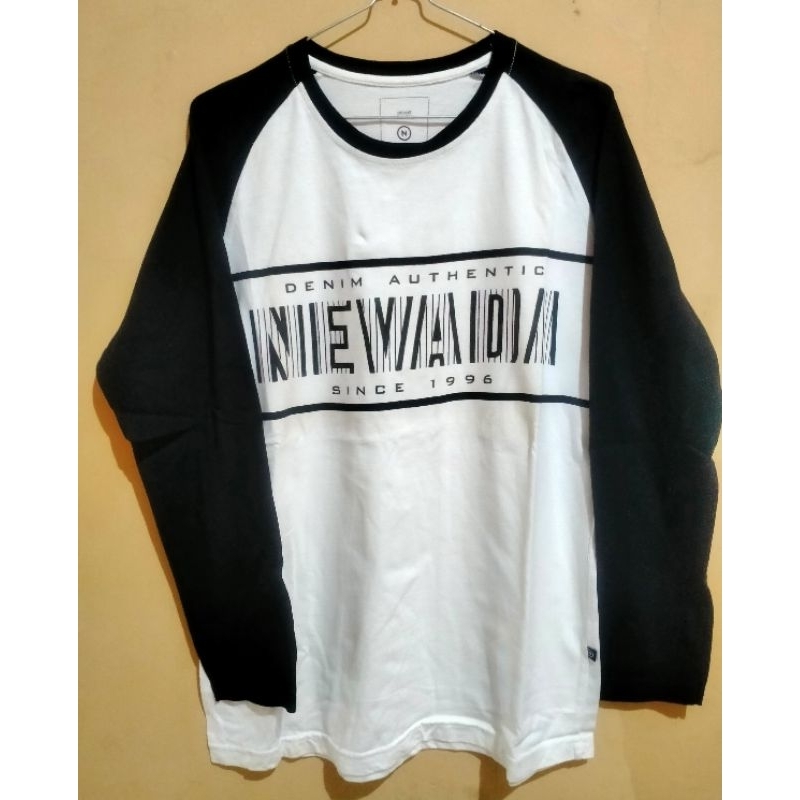 kaos nevada hitam putih preloved