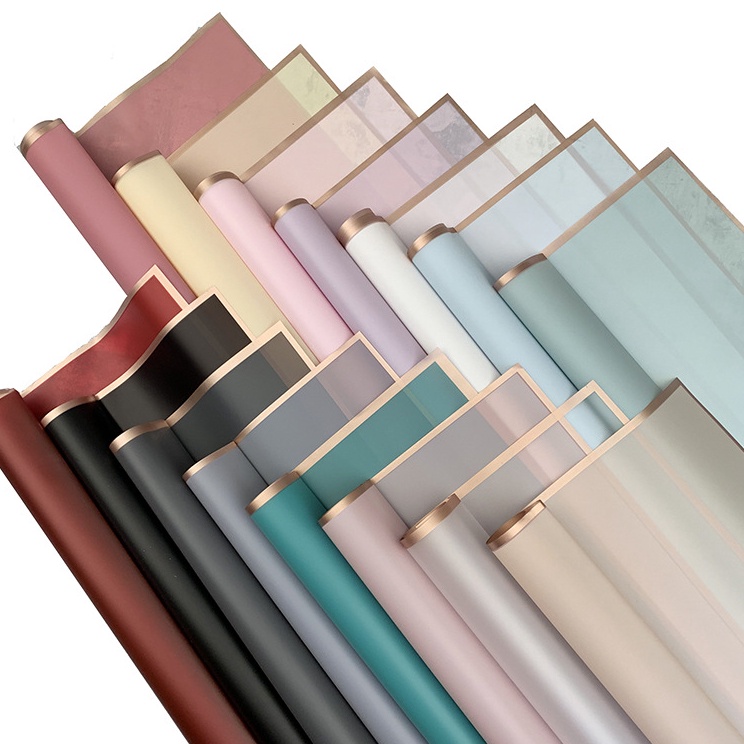 

Produsen Resmi 1 LEMBAR Kertas Buket Bunga Cellophane List Gold Line Emas Flower Wrapping Cellophane Paper Florist Grosir Varian List Gold Emas Kertas