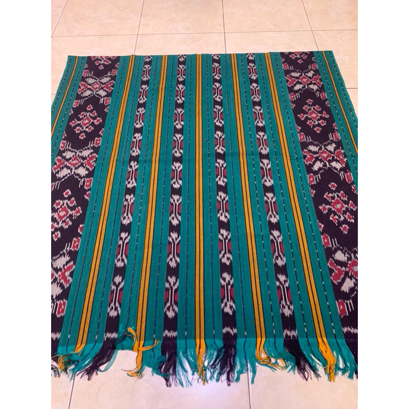 kain tenun batik motif cumi cumi warna hijau khas nusa tenggara