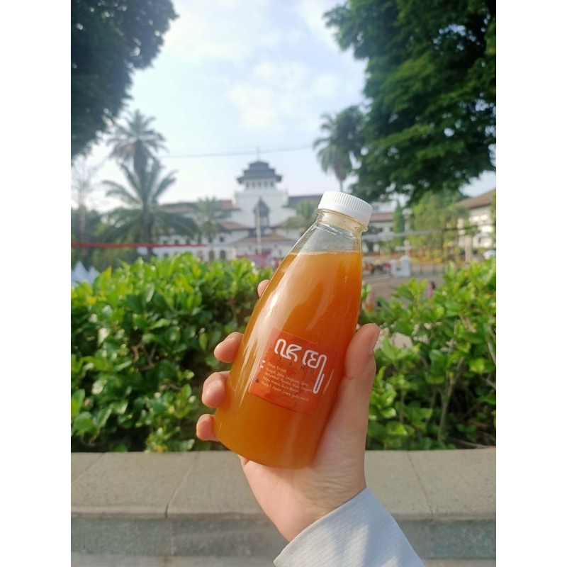 

minuman rempah kunyit asam