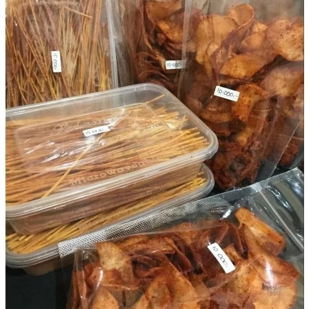 

lidi pedas pikset keripik setan pedas spicy cemilan snack jajanan nostalgia halal keripik super pedas lidi lidian keripik pedes bandung gurih jajan kuliner makanan food camilan murah banyak gurih makaroni pedas basreng pikca kripca gojek