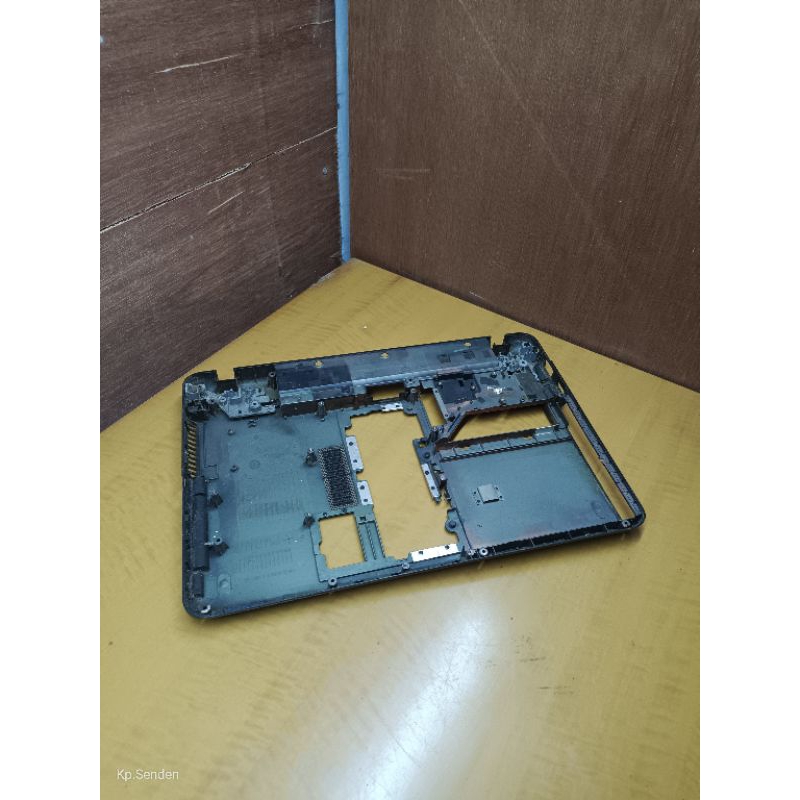 Casing Bawah Bottom Case Laptop Toshiba Satellite L640 L645 L645D