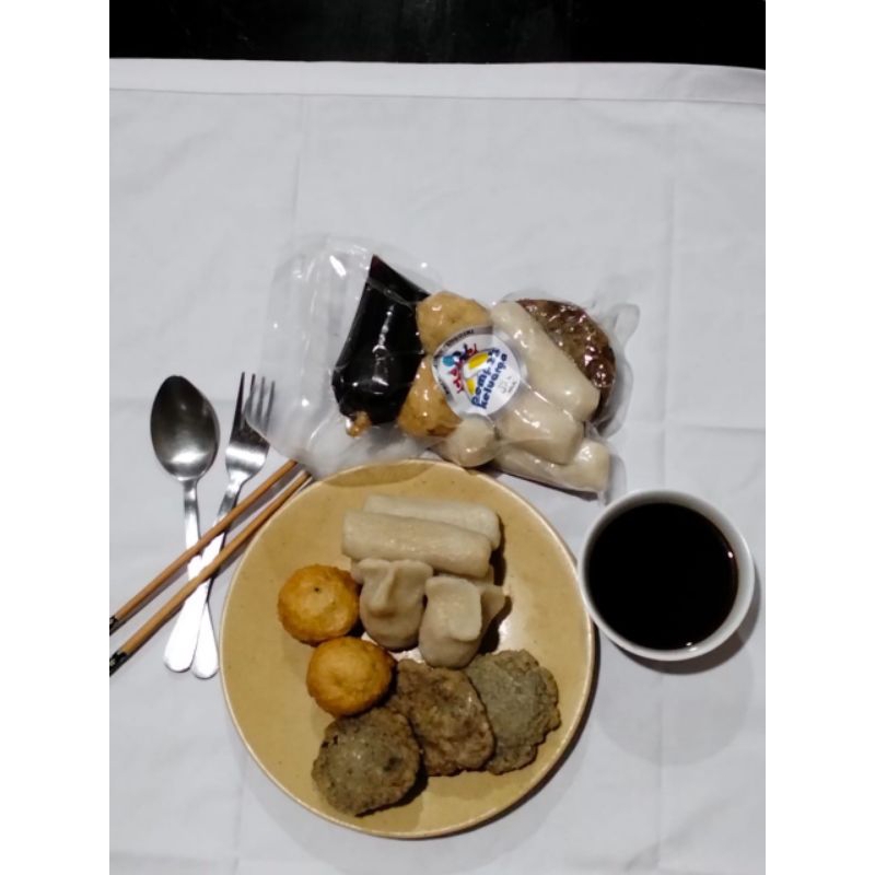 

Pempek Palembang isi 10 + cuko
