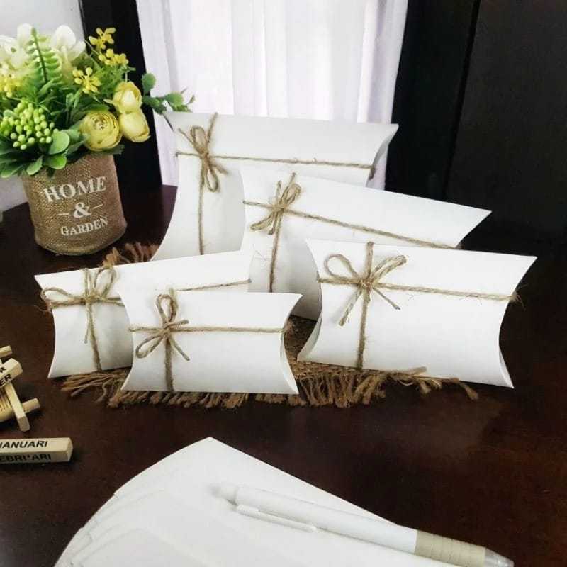 

PILLOW BOX - BOX PACKAGING PUTIH DAN COKLAT - KOTAK KADO -BUNGKUS SOUVENIR AESTHETIC TEBAL