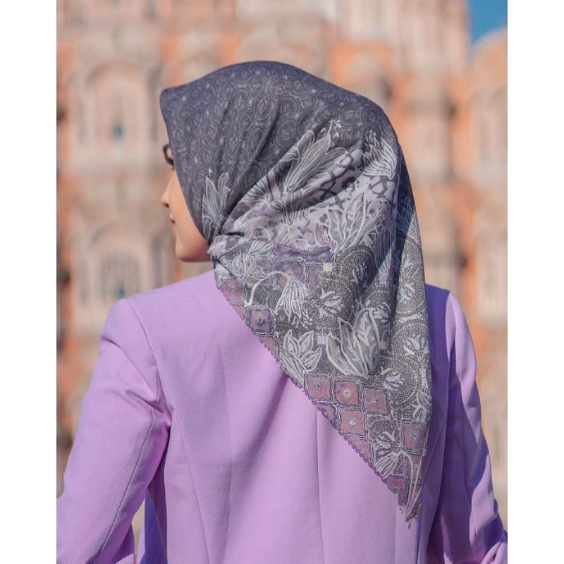 Buttonscarves Maharani Voal BS Warna Bhura Preloved