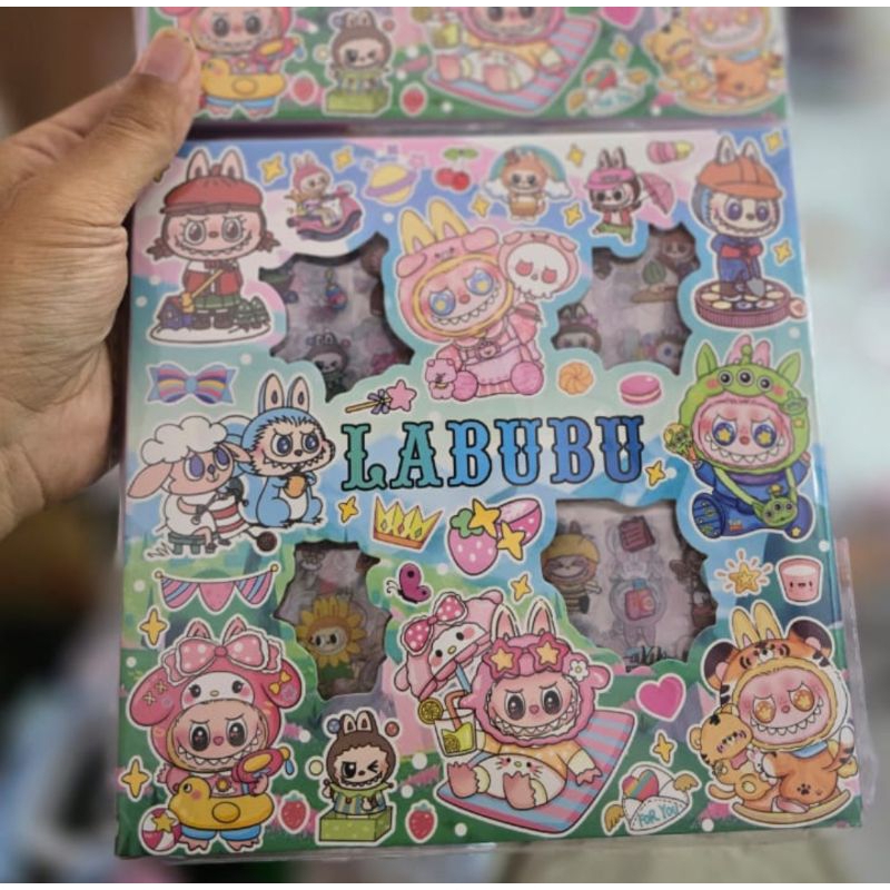 

STICKER LABUBU LOTSO SANRIO MOMO 1 BOX STIKER VIRAL 100 LEMBAR ANTI AIR TRANSPARAN