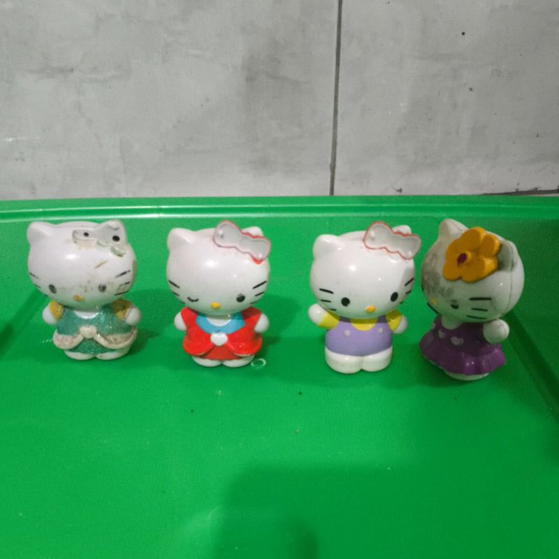 hello kitty figure original emco set