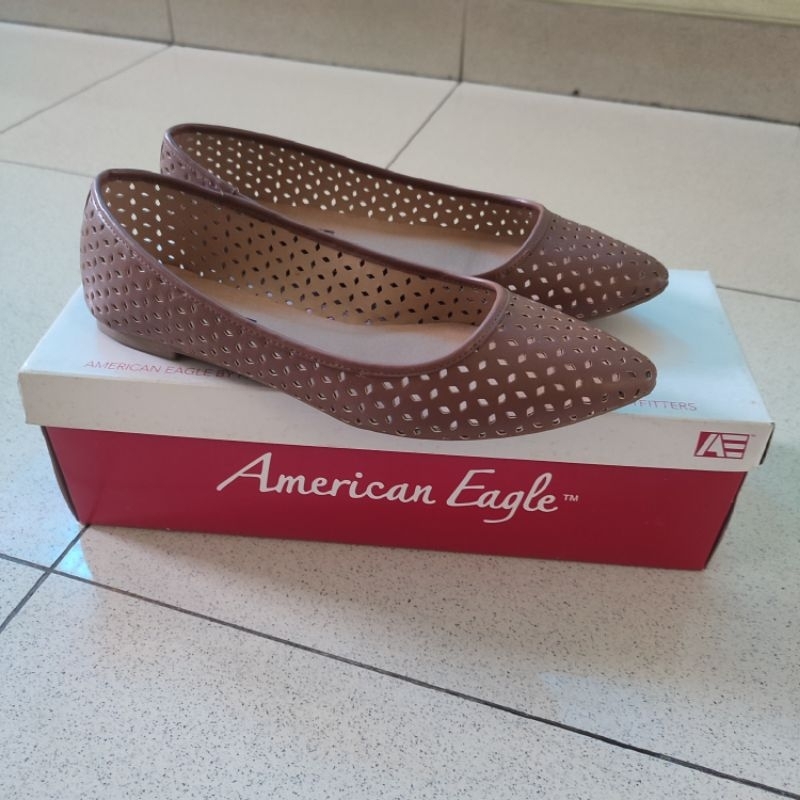 (Bekas) Sepatu Flat Wanita American Eagle Annie Cognac Ukuran 39½