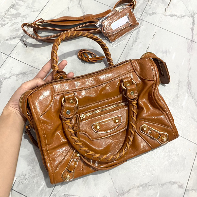 NEW PREMIUM BALENCIAGA SLING BAG AND HAND BAG