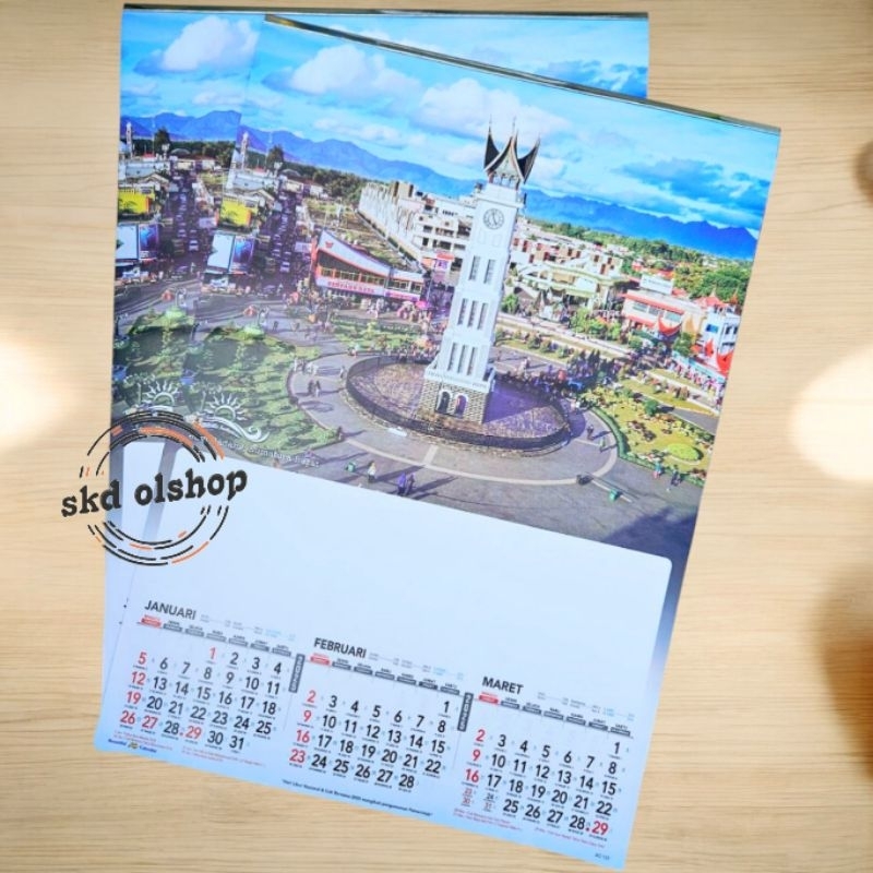 

Kalender tahun 2025 triwulan 4 lembar 3 bulanan pariwisata Indonesia A0 107 (terima castume cetak merek )