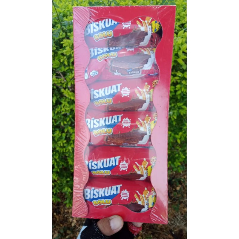 

Biskuat Bolu 199gr Rasa Coklat dengan Krim Coklat 16gr x 12pcs/Box