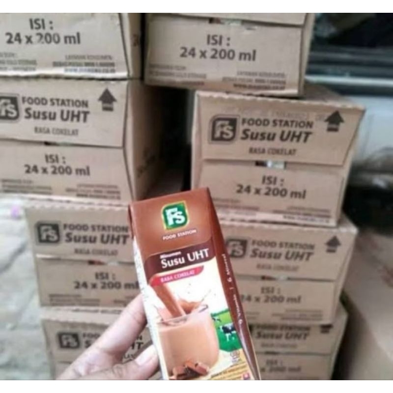 

Susu UHT Food Station Rasa Coklat dan Full Cream 1 dus isi 24 Pcs