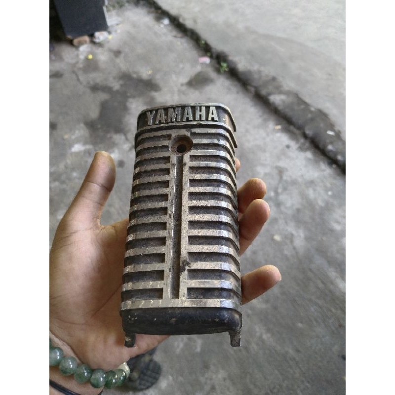 Emblem Panel Dasi Yamaha V80 Original