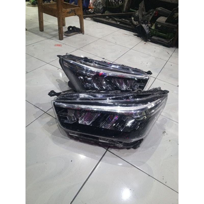 lampu depan Daihatsu Rocky original. headlamp Rocky ORI