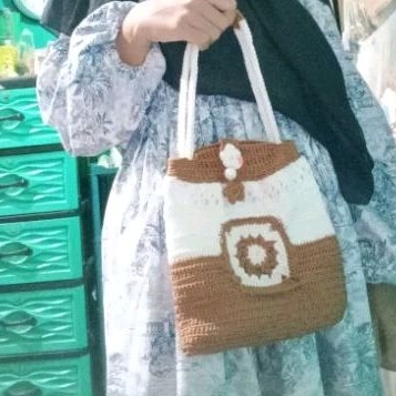 TAS DAN DOMPET RAJUT