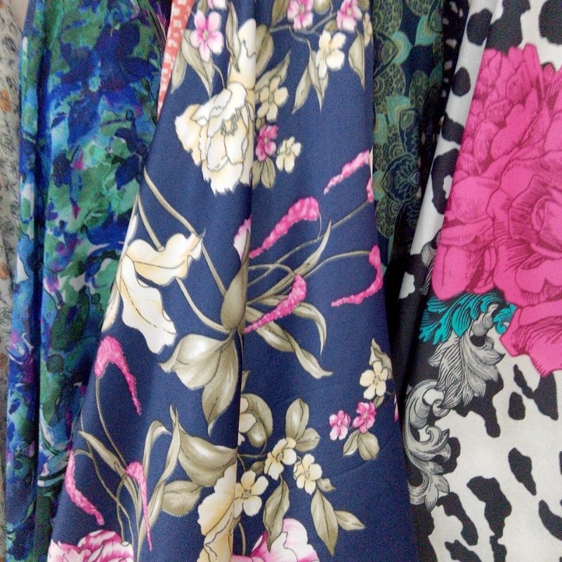 kain satin motif // kain satin meteran // satin motif bunga // kain Velvet premiu // harga perseteng