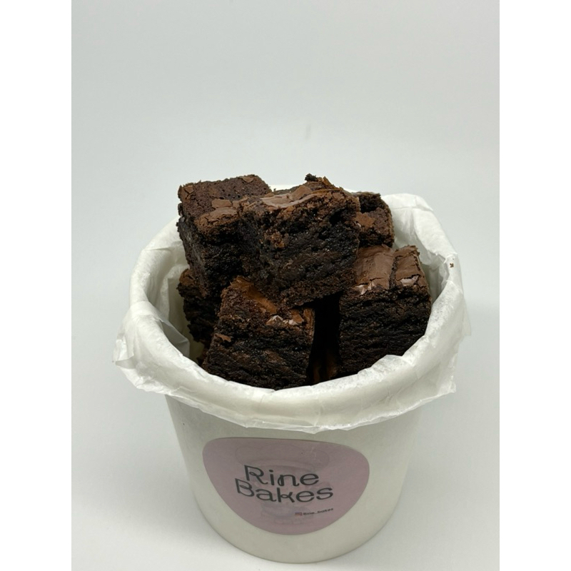 

Rinebakes Chocolate Fudgy Brownies premium/ Chewy brownies/ Hampers Gift Box/ Brownie cup (12oz)