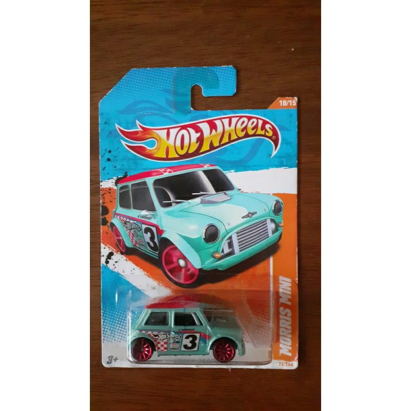 Hot Wheels Track Stars Morris Mini Cooper.