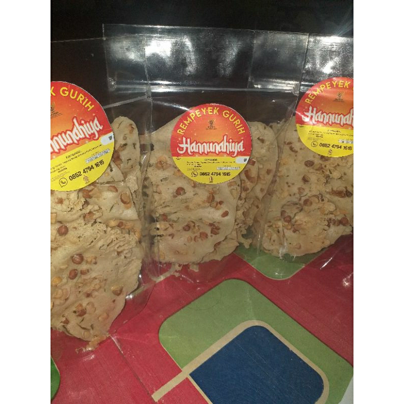 

peyek gurih dan renyah hanunahiya