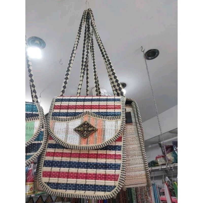 Tas Lampit Rotan Asli Kalimantan
