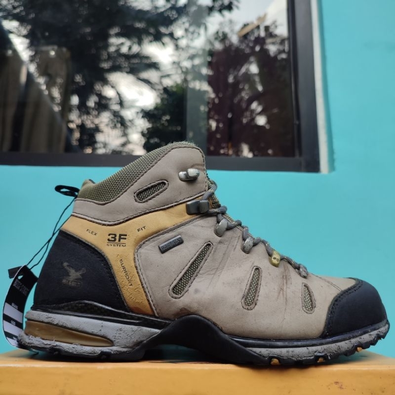 Sepatu Salewa Second