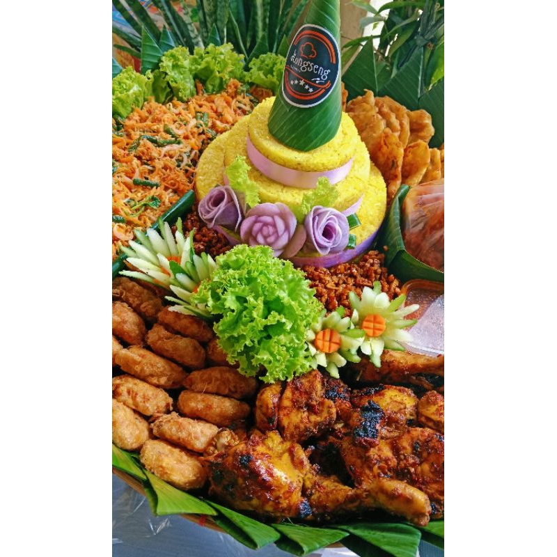 Tumpeng tampah nasi kuning Lengkap ukuran kecil, sedang, dan besar mulai dari 5porsi-30porsi