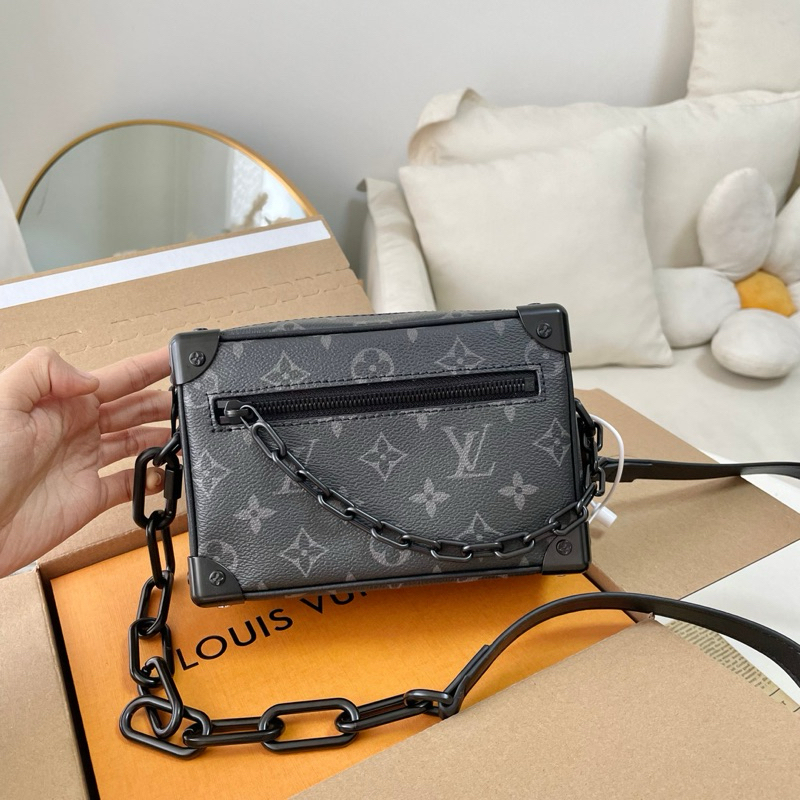 Tas Lv soft trunk monogram bag