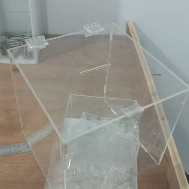 

Box Kotak Amal 40x40x40 cm Box Undian Akrilik Kotal Amal Akrilik