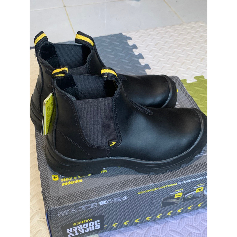 Sepatu Safety Joger size 39