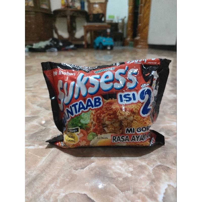 

Mi goreng suksess isi 2 rasa ayam geprek