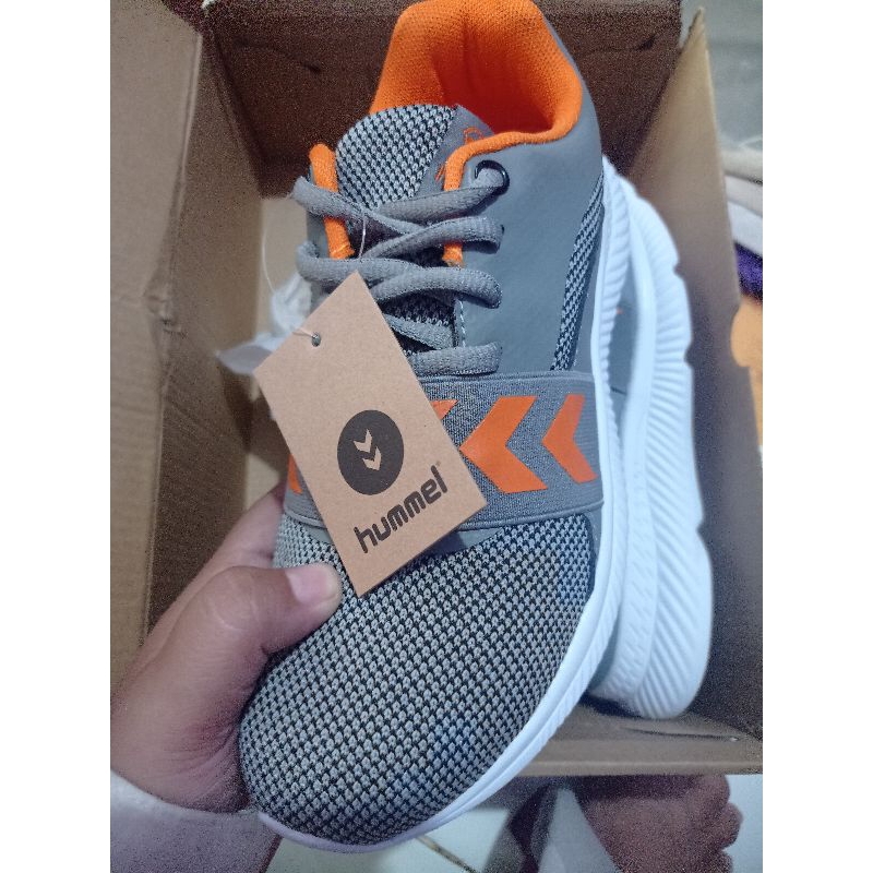 sepatu hummel size 37