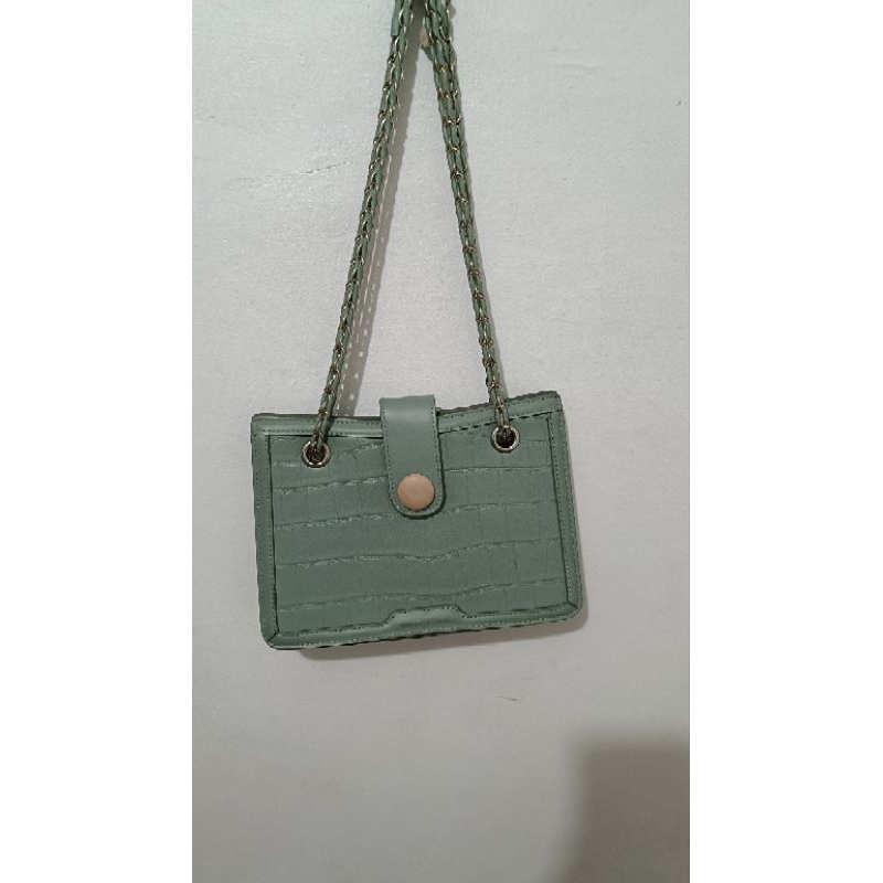 Preloved shoulder bag/selempang tas kulit hijau sage ( PRELOVE PL )