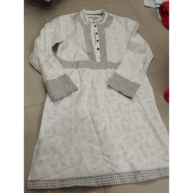 tunik putih triset