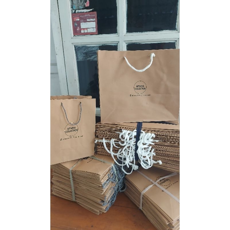 

paperbag custom bebas request desain