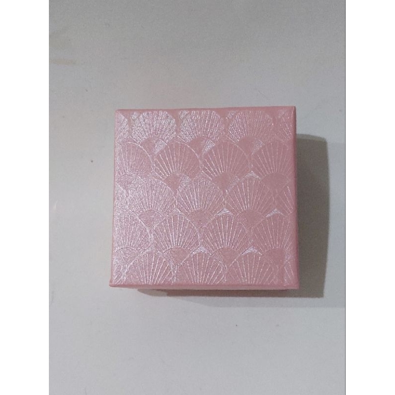 

Box Perhiasan Kotak Kado Polos Kotak Aksesoris Motif Kerang