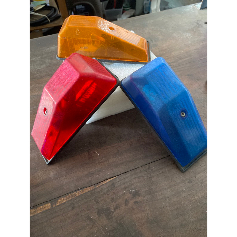 Lampu Bak Truk Model Kodok Kotak