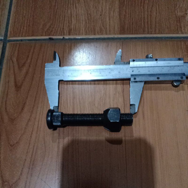 baut roda panjang 8cm full.. drat ke drat full 7.5cm  dratnya 1,5