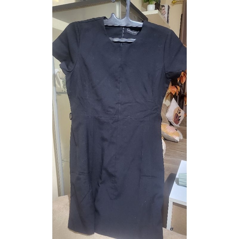 Dress wanita brand executive