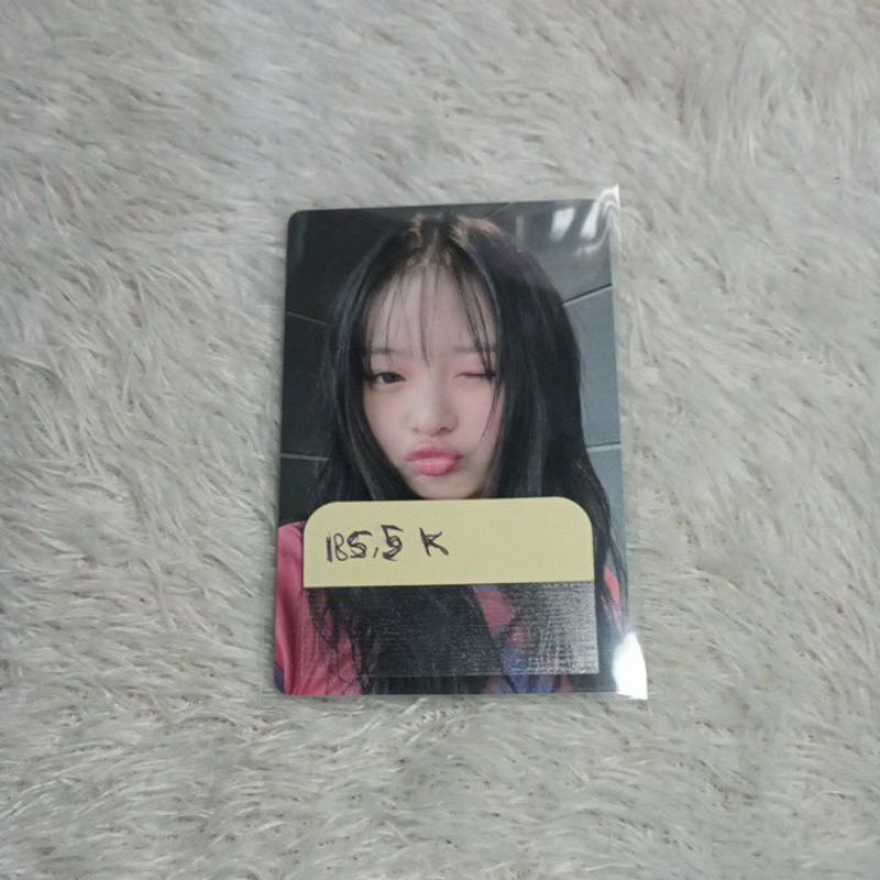 PHOTOCHARD OFFICIAL HANNI YZY