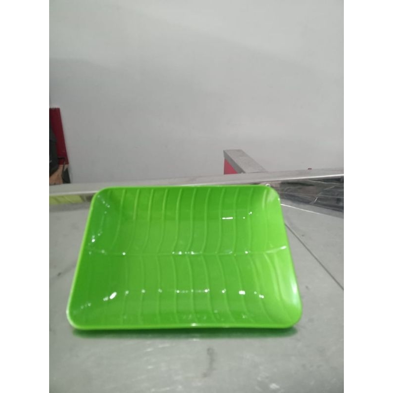 Piring makan melamin motif daun persegi panjang plastik17 cm