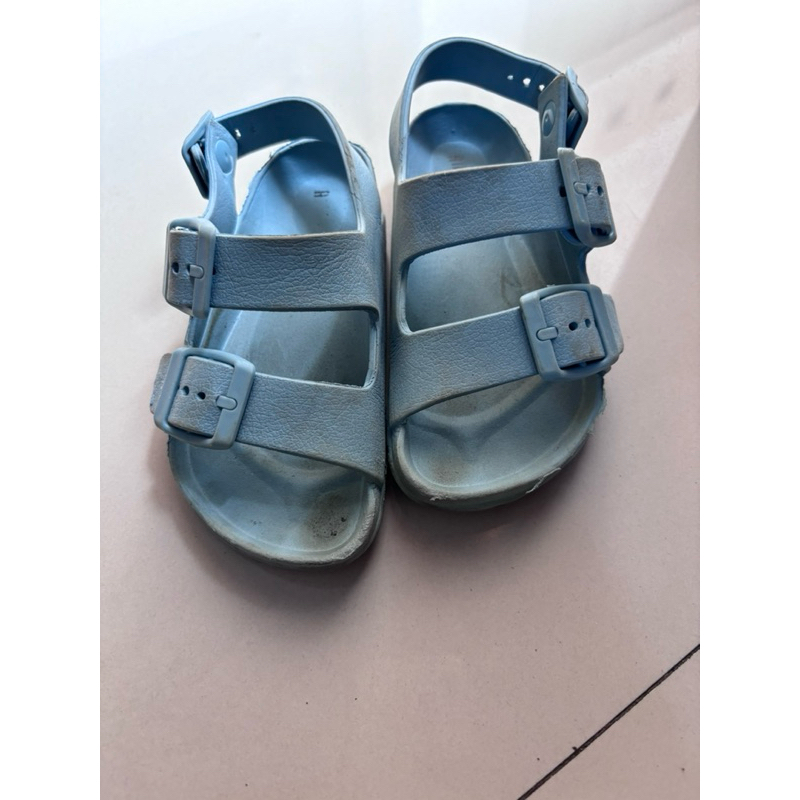 preloved sendal ataru size 26