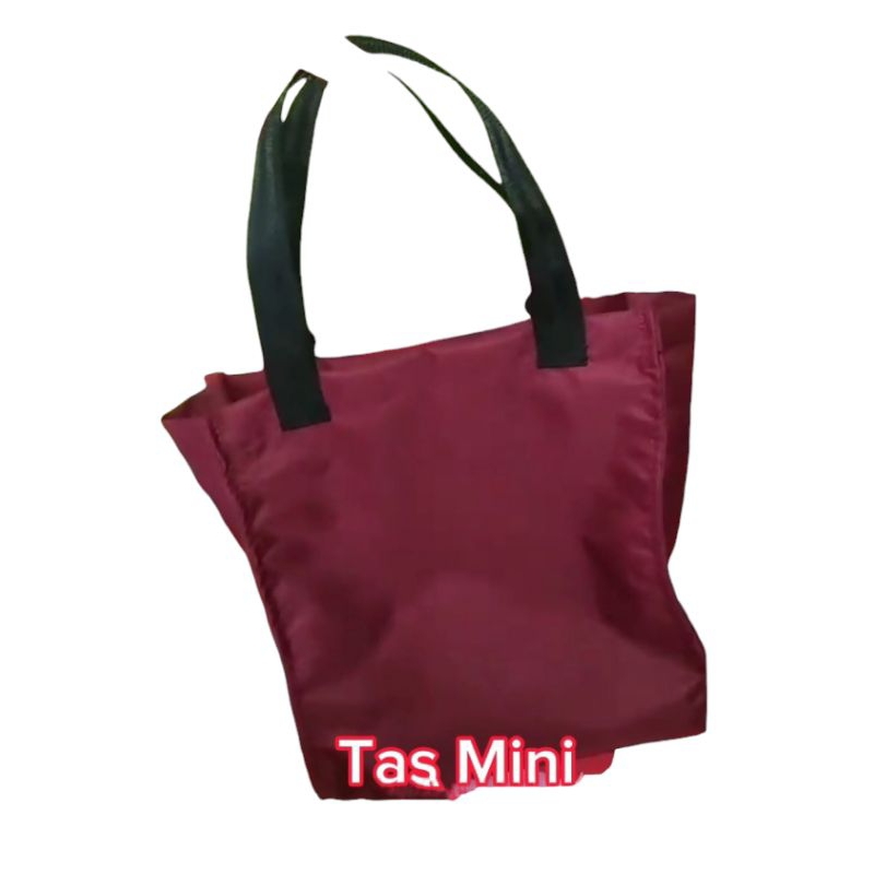 

Tas Souvenir Mini Bahan Parasut By Malika Solbis