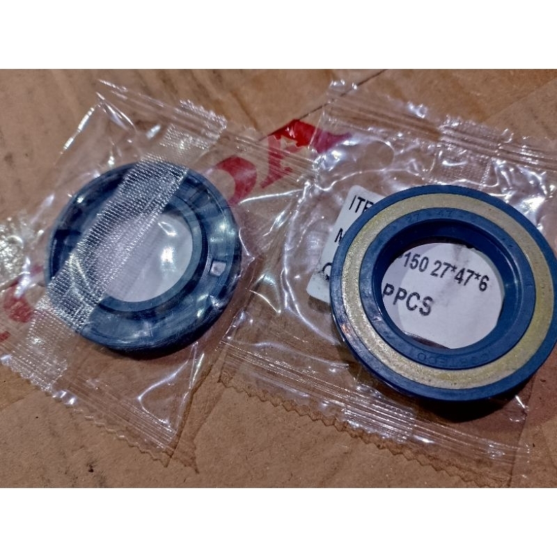 seal roda belakang vespa PX