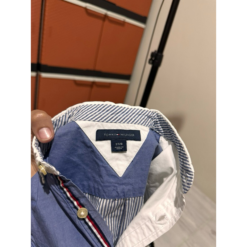 Tommy Hilfiger kemeja anak second size 3Y