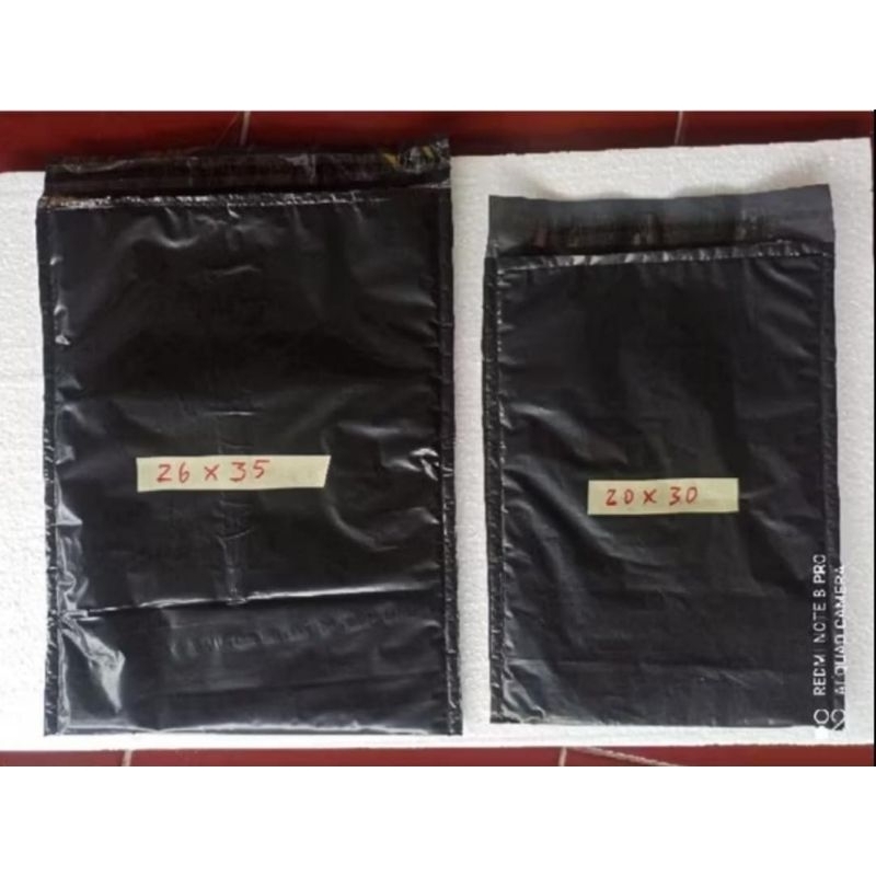 

1 Lembar|20x30, 26x35| AMPLOP BUBBLE Mailer HITAM DOF | Dengan lem Perekat, murah dan berkualitas