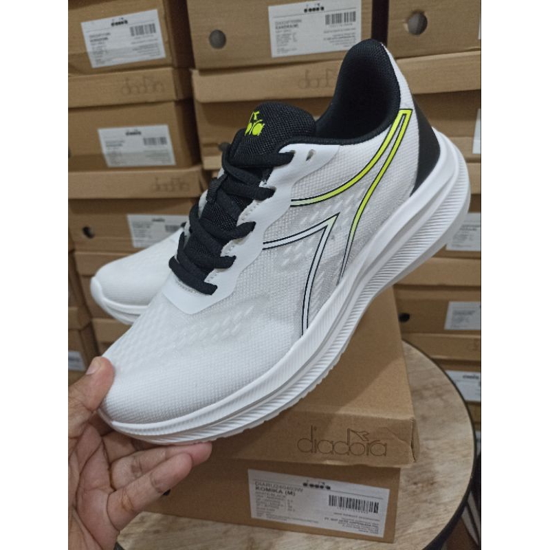 Diadora Komika Sepatu Ori Putih/Hitam