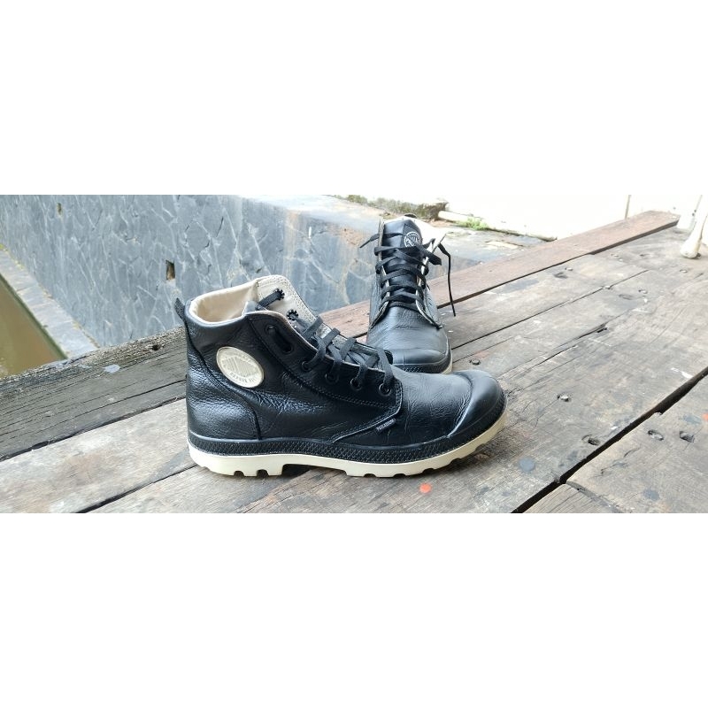 sepatu palladium kulit 42